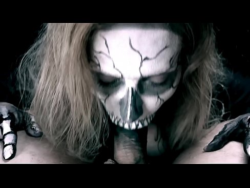 ❤️ Demon famke sûgje hoanne mei har swarte mûle en slikken cum. ❤️ Anale fideo op fy.my-hentai-gallery.ru ❌️❤